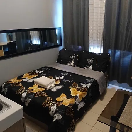 Berto'S High Speed Wifi Aparthotel